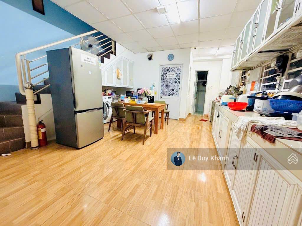 Quá rẻ chỉ "93tr/m2"  bán đất tặng nhà 2 tầng 80m2 (5m x 16m)  có 6chdv ngay sát rạch xuyên tâm