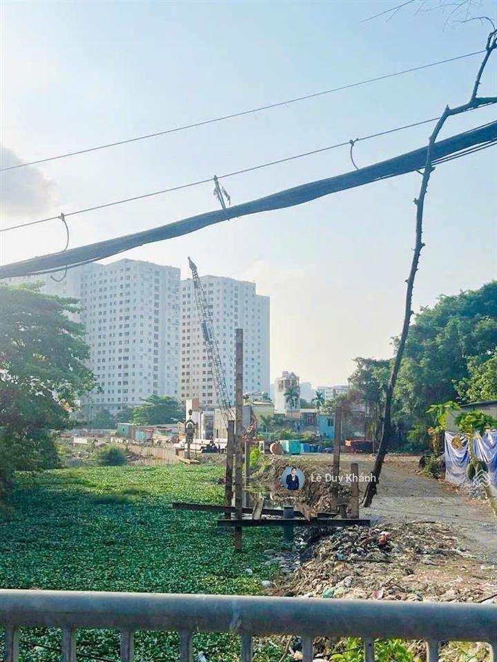 Quá rẻ chỉ "93tr/m2"  bán đất tặng nhà 2 tầng 80m2 (5m x 16m)  có 6chdv ngay sát rạch xuyên tâm