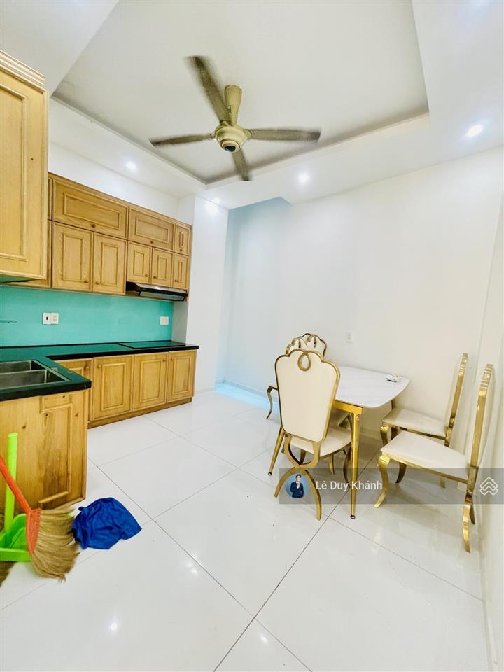 Gấp định cư 7.5 tỷ giảm về 6.79 tỷ  bán siêu phẩm nhà 4 tầng full nội thất  gần chợ nguyễn xí