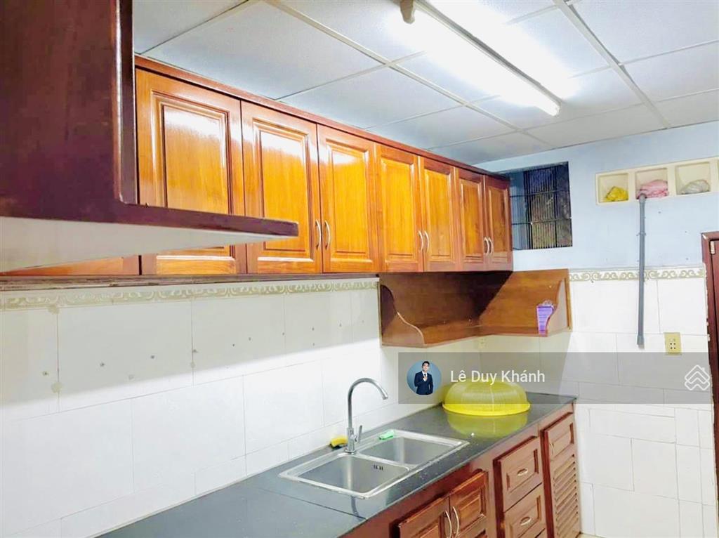 Bán đất tặng nhà 2 tầng 80.4m2 (4mx22m)  hẻm xe hơi ngay đh công nghệ điện biên phủ giáp q. 1