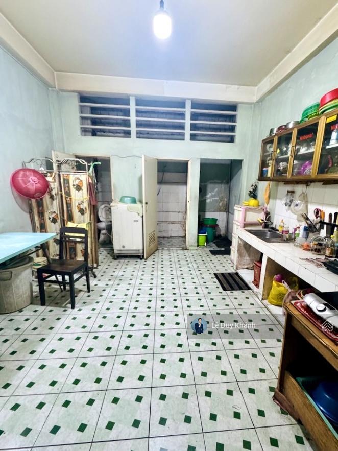 Siêu vị trí ngay đh hutech  chính chủ lâu đời bán đất tặng nhà 2 tầng (4m x 17m) hẻm xe hơi p. 25