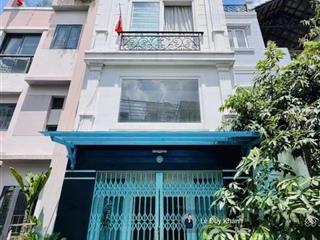 Gấp định cư '9.5 tỷ giảm về 8.68 tỷ'  bán gấp nhà 5 tầng (4.3m x 13m)  hẻm xe hơi giáp phú nhuận