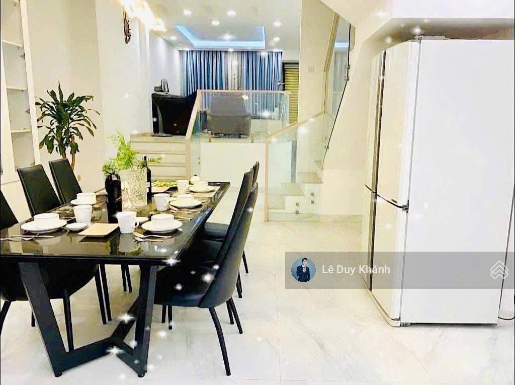 Gấp bán 15 tỷ giảm về 12,5 tỷ  bán nhanh siêu phẩm 4 tầng (5m x 17m)  đường 8m bùi đình túy