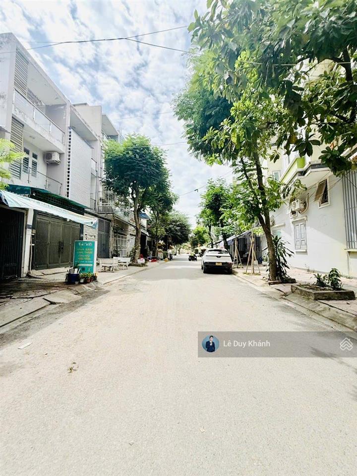 Gấp bán "10 tỷ giảm về 7.98 tỷ"  bán nhanh lô đất đẹp 68m2 (4m x 17m)  đường 12m ngay đh văn lang