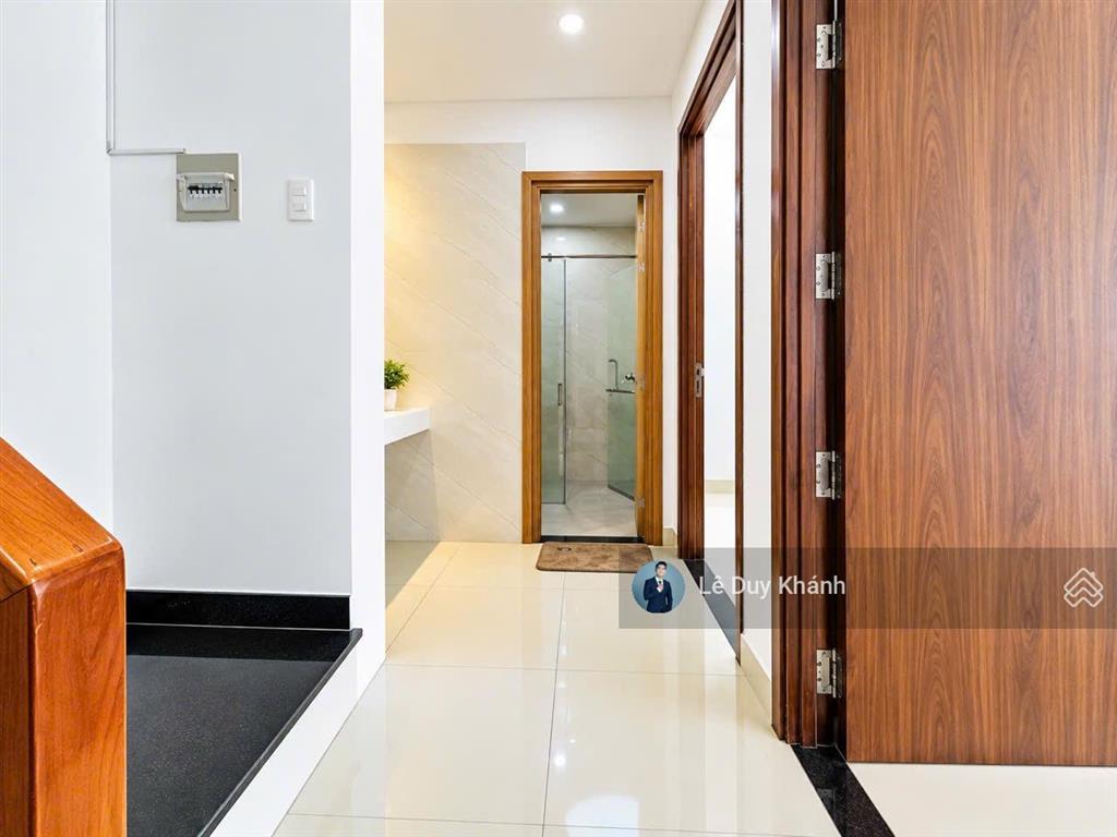 Gấp định cư '13 tỷ giảm về 11.2 tỷ'  bán villa mini 4 tầng ngang rộng 7m  hẻm 6m ngay đh hutech