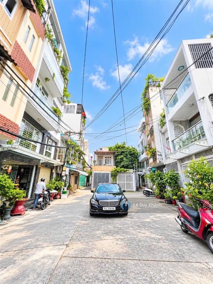 Hàng hiếm mua 1 được 3 căn nhà 121m2  giá chỉ "~100tr/m2"  hẻm to 10m ngay cầu bông giáp q.1 1