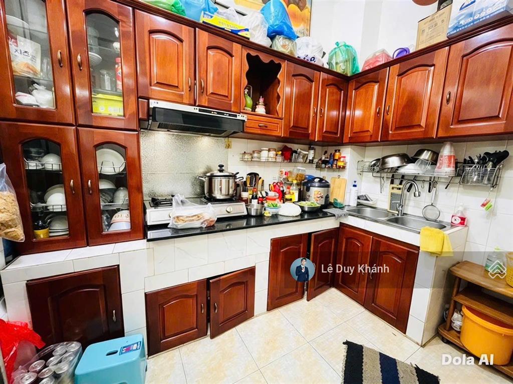 Hàng hiếm mua 1 được 3 căn nhà 121m2  giá chỉ "~100tr/m2"  hẻm to 10m ngay cầu bông giáp q.1 1
