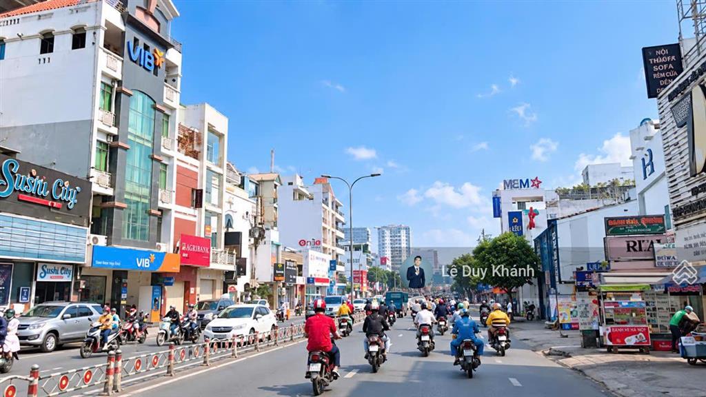 Gấp định cư 55 tỷ giảm về 47 tỷ  bán nhanh nhà c4 400m2 (20m x 20m) hẻm xe tải ngay ủy ban quận