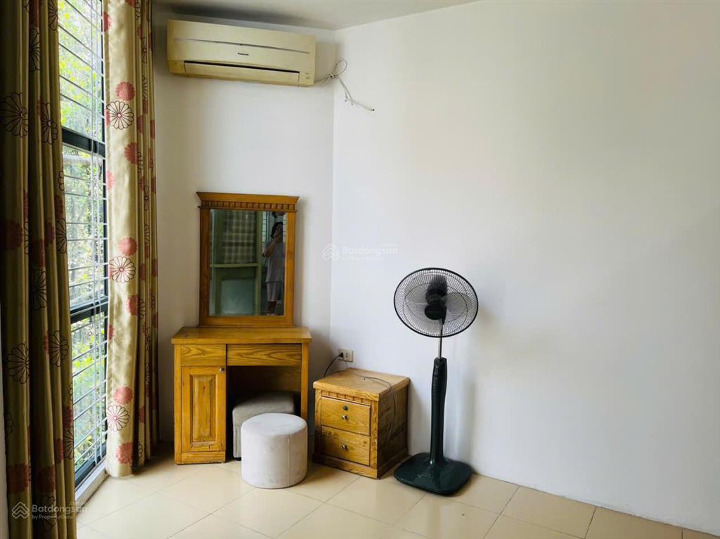 Chính chủ cần cho thuê nhà 4 tầng số 130 ngõ 173 hoàng hoa thám ba đình giá chỉ 10tr 1 tháng