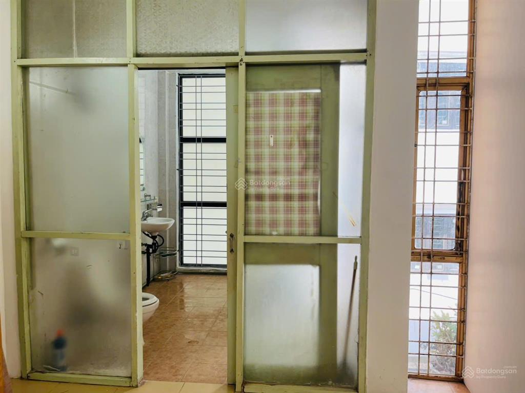 Chính chủ cần cho thuê nhà 4 tầng số 130 ngõ 173 hoàng hoa thám ba đình giá chỉ 10tr 1 tháng