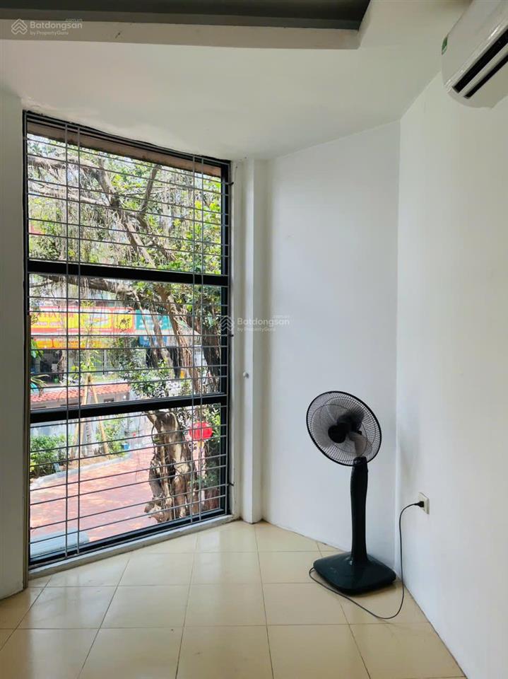 Chính chủ cần cho thuê nhà 4 tầng số 130 ngõ 173 hoàng hoa thám ba đình giá chỉ 10tr 1 tháng