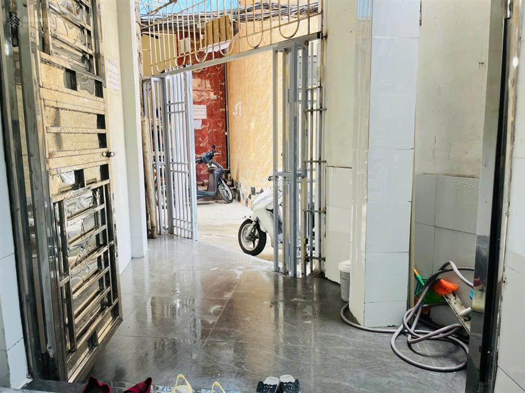 Chính chủ cần cho thuê nhà 4 tầng số 130 ngõ 173 hoàng hoa thám ba đình giá chỉ 10tr 1 tháng
