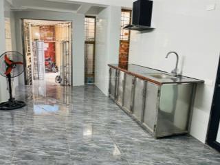 Chính chủ cần cho thuê nhà 4 tầng số 130 ngõ 173 hoàng hoa thám ba đình giá chỉ 10tr 1 tháng