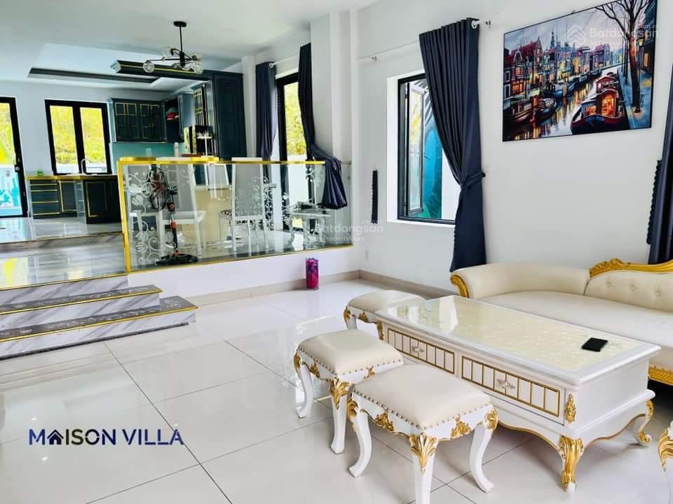 Cho thuê nguyên căn biệt thự có hồ bơi  tại kdc làng đại học abc  giá 40tr/tháng