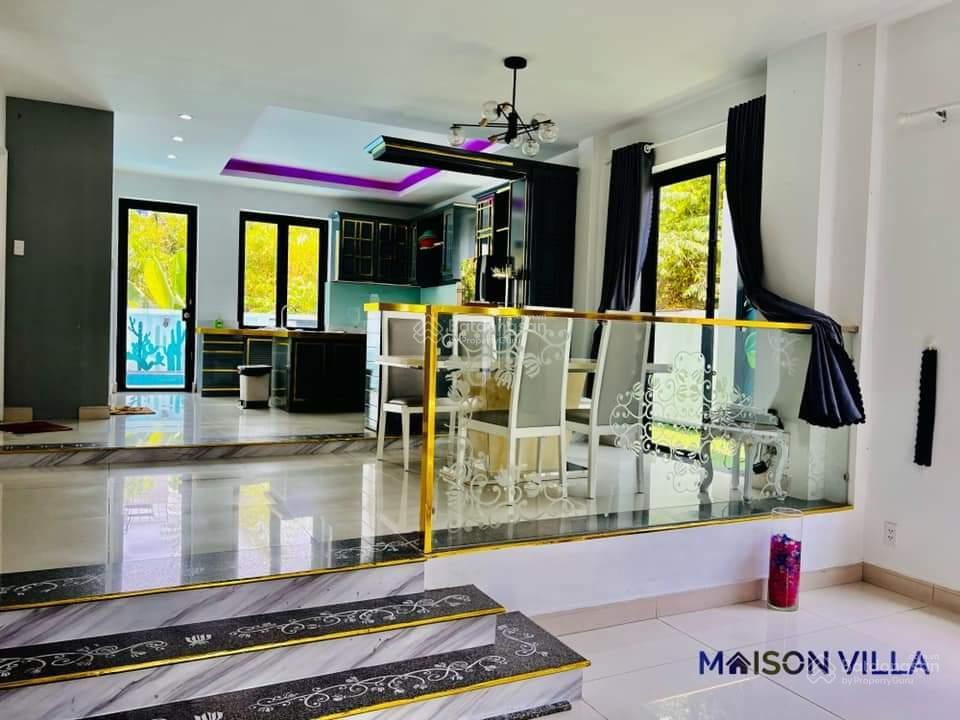 Cho thuê nguyên căn biệt thự có hồ bơi  tại kdc làng đại học abc  giá 40tr/tháng