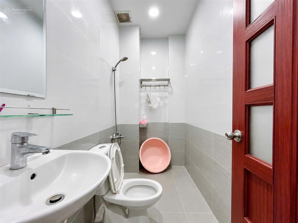Thích phòng lớn rộng thoáng mát thì ib em nhé  đường số 1a  kdc phú mỹ  quận 7
