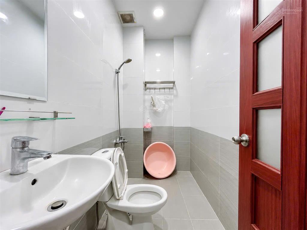  thích phòng lớn rộng thoáng mát thì ib em nhé  kdc phú mỹ  quận 7