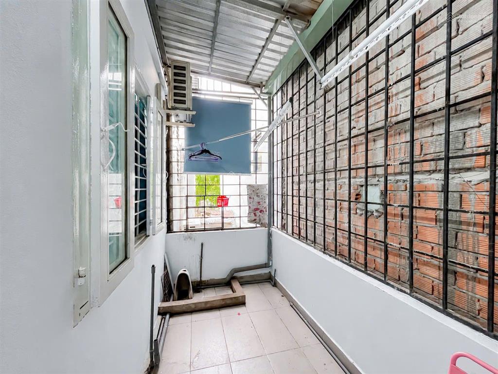  thích phòng lớn rộng thoáng mát thì ib em nhé  kdc phú mỹ  quận 7