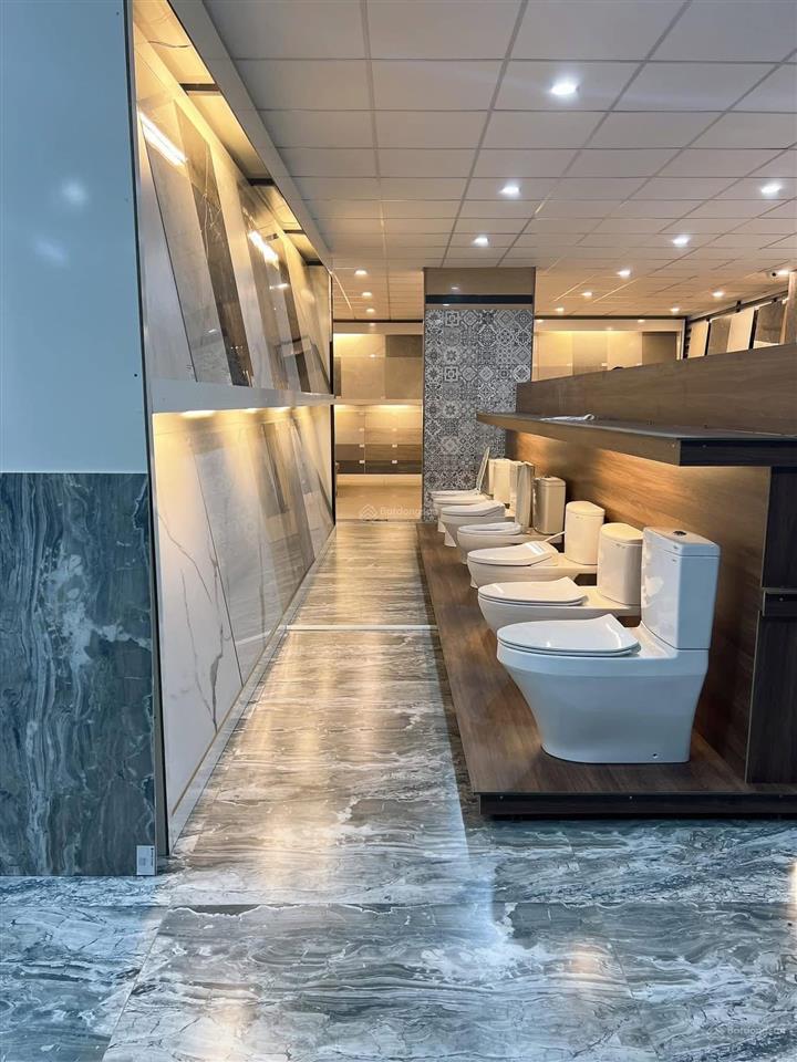 Chính chủ cần bán nhà mặt phố thương mại đang kinh doanh
