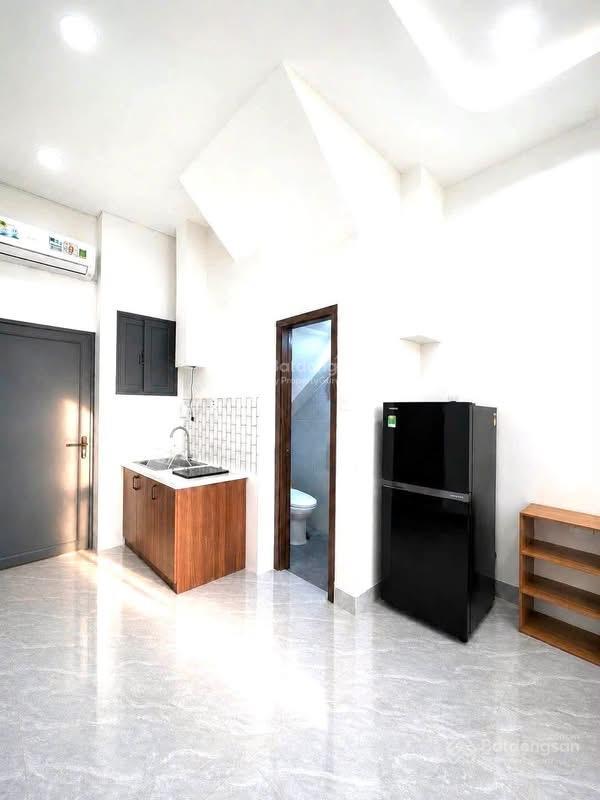 Cho thuê phòng cách đh kinh tế q10 (ueh) 800m  rộng, nội thất đầy đủ, an ninh