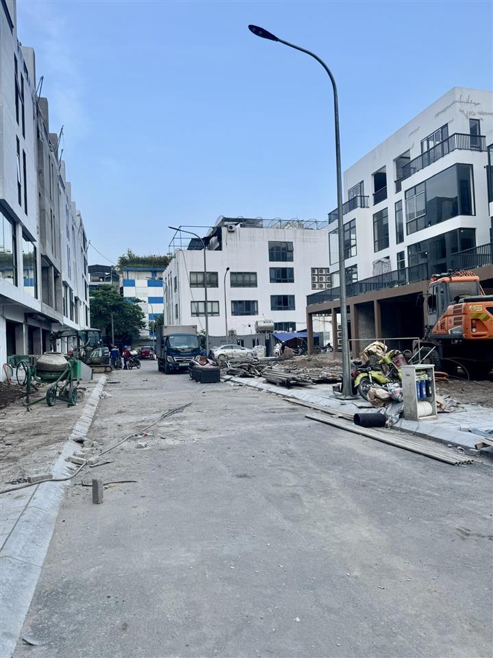 Bán biệt thự sân vườn nội đô  lạc trung  hai bà trưng