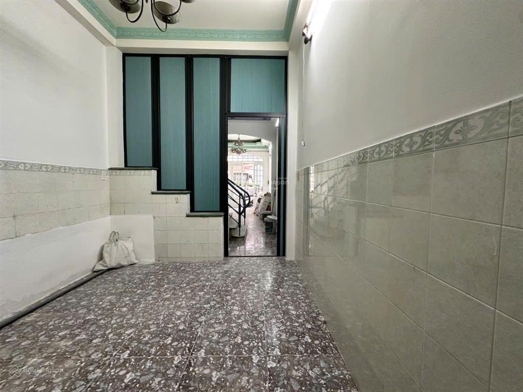 Chính chủ cho thuê nguyên căn xe hơi