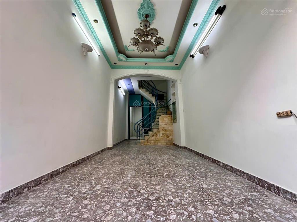 Chính chủ cho thuê nguyên căn xe hơi