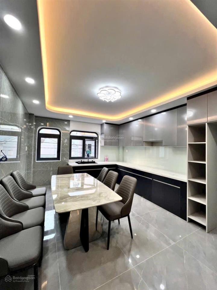 Nhà víp có thang máy, full nội thất cao cấp
