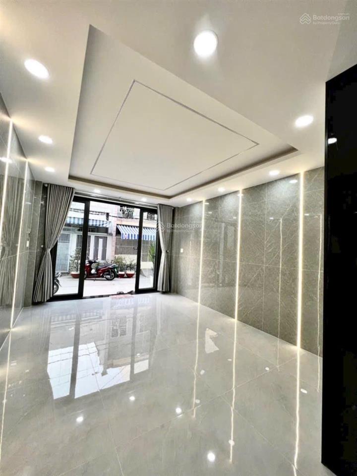 Nhà víp có thang máy, full nội thất cao cấp