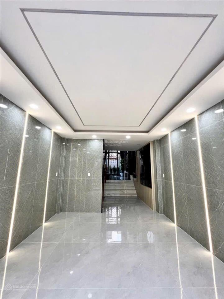 Nhà víp có thang máy, full nội thất cao cấp