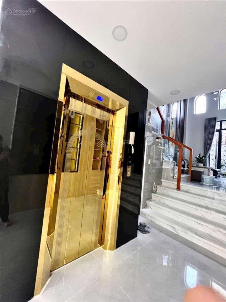 Nhà víp có thang máy, full nội thất cao cấp