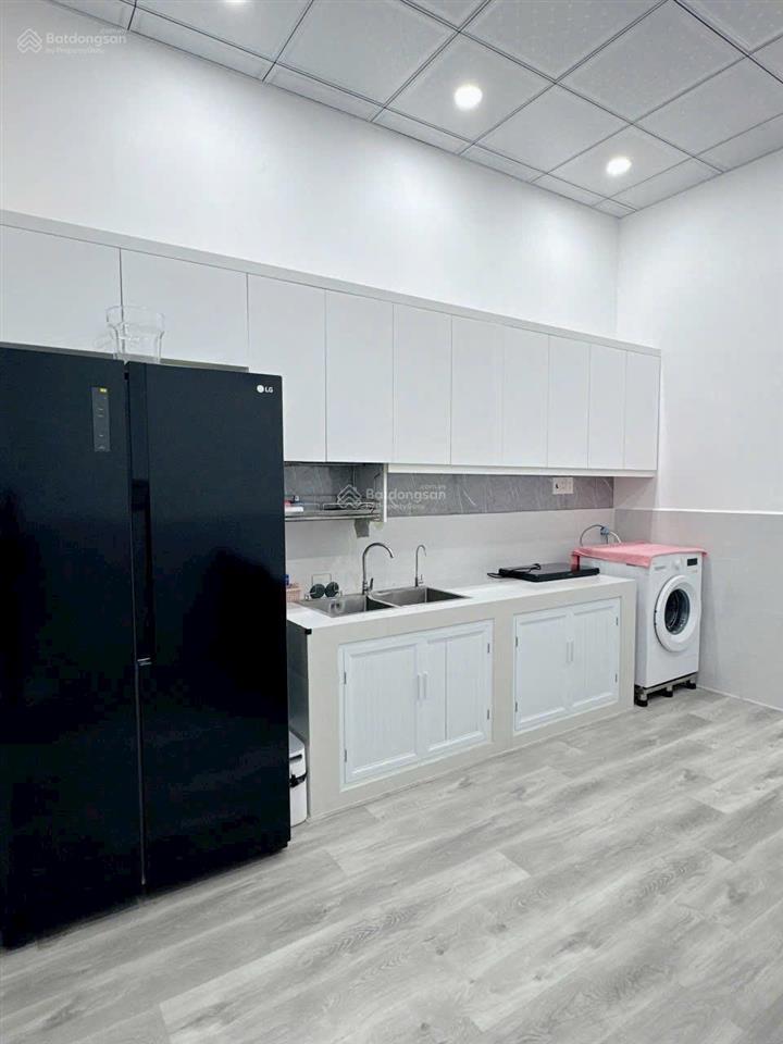 Hẻm nhựa 8m thoại ngọc hầu, phú thạnh, tân phú 4x27m nhà cấp 4 mới có 3 phòng ngủ giá 9.5 tỷ tl