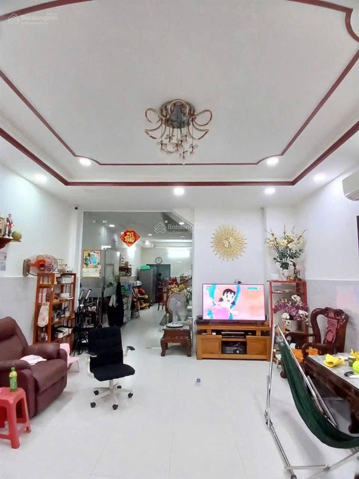 1/ đường gò dầu  p. tân quý  tân phú giá 7.8 ty . diện tích 5m 17m, xây 4 tấm
