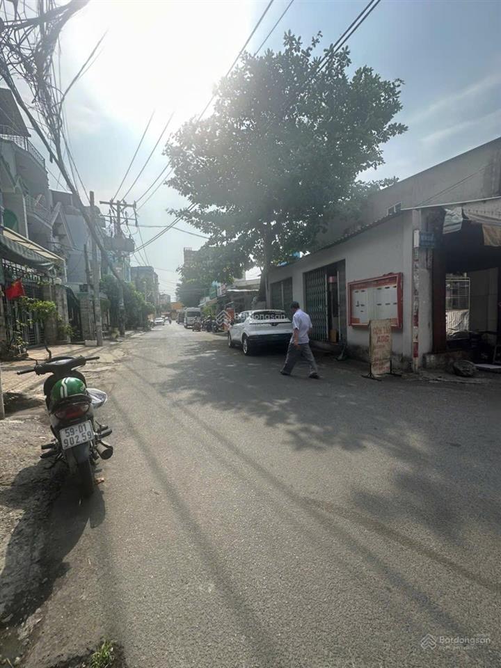 1/ lũy bán bích thông khu adc phú thạnh tân phú . 4 x 17.5 . giá 8.8 tỷ . góc siêu thoáng