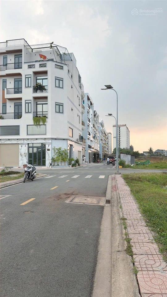 Bán nhà khu đồng bộ hẻm 390, ql 1a p
bình tân. giáp kdc vĩnh lộc . 1 trệt, lửng, 3 lầu,.giá 6.5 tỷ