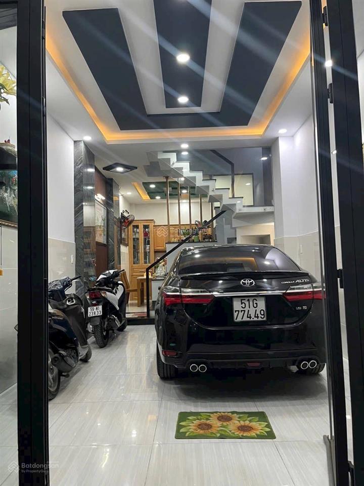 Nhà đường 263 bhh. bình tân
ngay eon tân phú. dt 4m x 12m
nhà 1 trệt + 2 lầu giá 6.45 tỷ tl