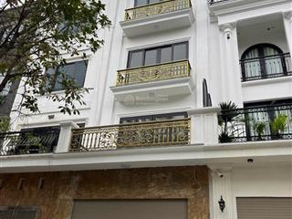 Chính chủ gửi bán liền kề văn phúkinh doanhthang máyngay tháp đồng hồ,dt 90m5 tầng.