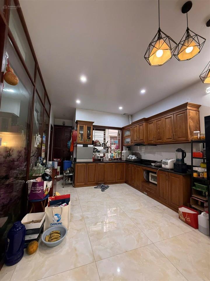 Chủ gửi bán gấp liền kề văn phú2 thoáng  đường 24mkinh doanh đỉnh,dt 95m5 tầng.