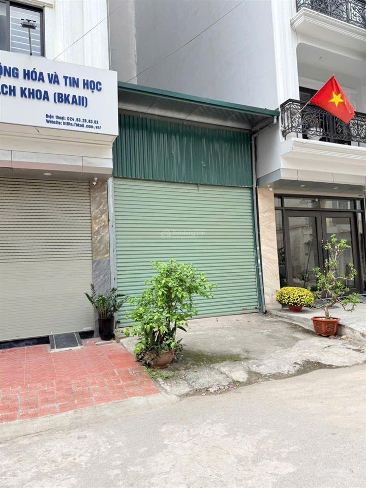 Chính chủ gửi bán gấp mảnh đất tặng nhà cấp 4, mt 4m, hướng mát, ko lỗi, 13 tỷ 9