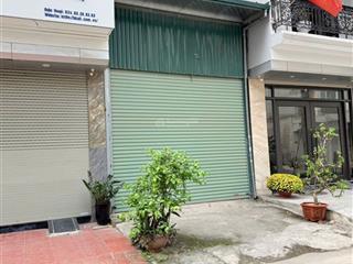 Chính chủ gửi bán gấp mảnh đất tặng nhà cấp 4,hướng mát,ko lỗi,nhỉnh 14 tỷ