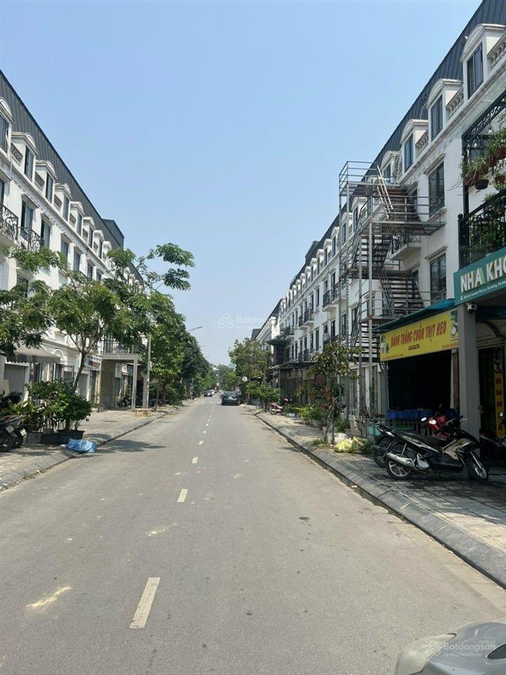 Giảm chào sốc 2 tỷ,bán gấp liền kề lacasta văn phú 2 mặt đườngkinh doanh,giá cực tốt,dt 75mmt5m