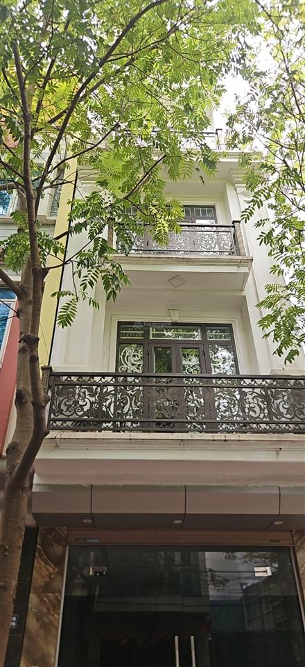 Chính chủ gửi bán nhà phân lô la khê, ngay cạnh bể bơi, dt 50m2  5 tầng, nhà đẹp, vị trí hiếm bán