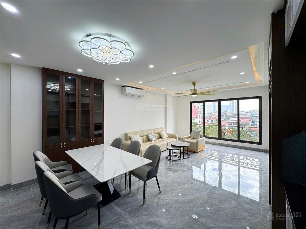 Chính chủ gửi bán liền kề giếng sen,dt 55m7 tầng,thông sàn,tặng full nội thất,ngay cạnh bể bơi.