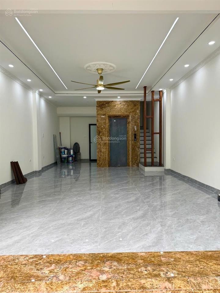 Chính chủ gửi bán liền kề giếng sen,dt 55m7 tầng,thông sàn,tặng full nội thất,ngay cạnh bể bơi.