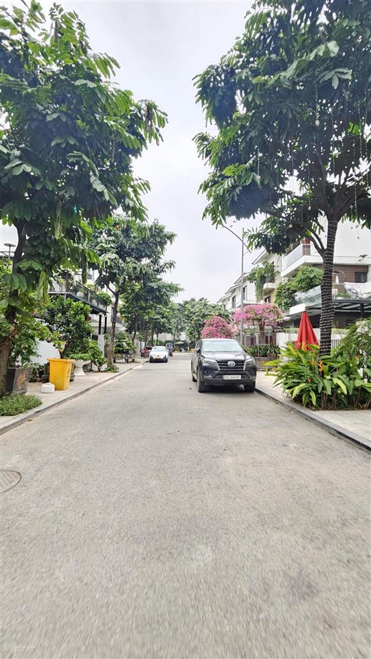Rẻ nhất khu vực,biệt thự dương nội,ngay công viên thiên văn học,dt 180m4 tầng,nhỉnh 3x tỷ.