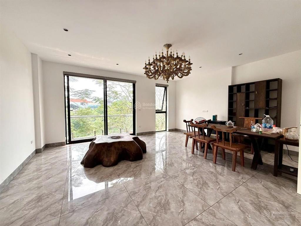 Bán gấp biệt thự dương nội,dt 180m4 tầng,thang máy,hoàn thiện đẹp, nhỉnh 3x tỷ.
