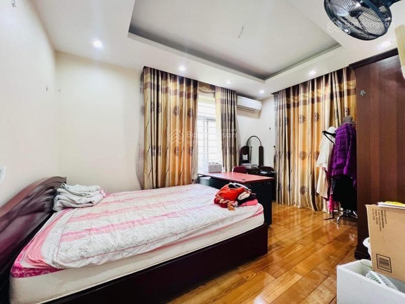Bán lô góc biệt thự làng việt kiều châu âu, kinh doanh tốt, dt 135m2  mt 18m,vị trí đắc địa.