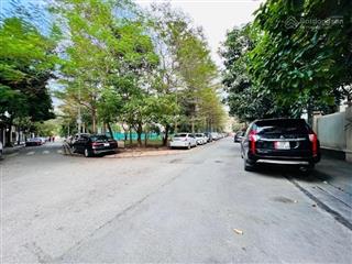 Giảm chào 5 tỷ !!! bán biệt thự vip làng việt kiều châu âutrục chính kinh doanh sầm uất,dt 189m.