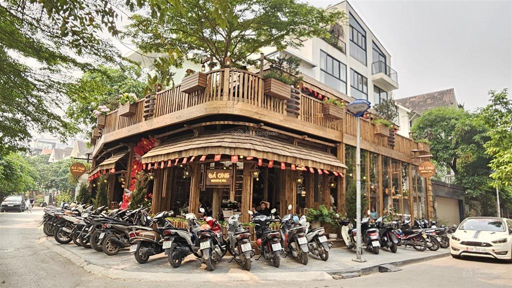 Lô góc biệt thự vip, view hồ, có hầm, dt 410m  4 tầng, mặt tiền siêu rộng.
