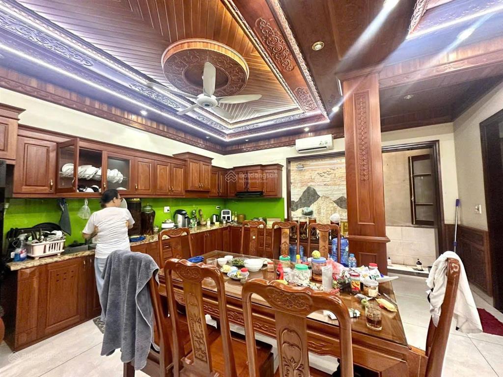 Chỉ 40 tỷ sở hữu biệt thự làng việt kiều châu âu, dt 150m  4 tầng, hoàn thiện, sẵn dòng tiền.